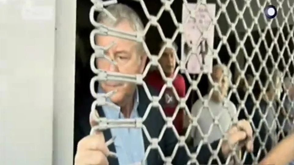Ένταση και χημικά στη συγκέντρωση της ΠΟΕΔΗΝ έξω από το υπουργείο Οικονομικών (βίντεο)